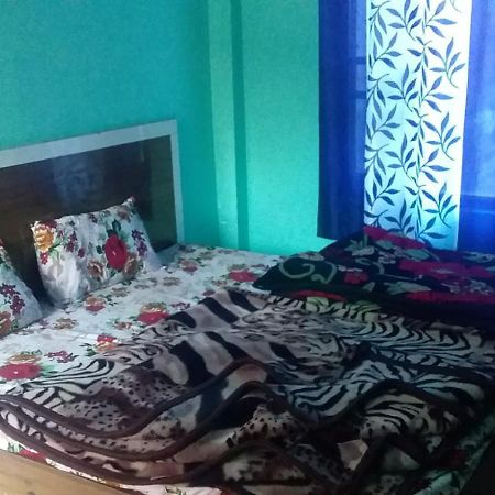 Spot On Sharma'S Kitchen & Home Stay Bajaura Exteriör bild