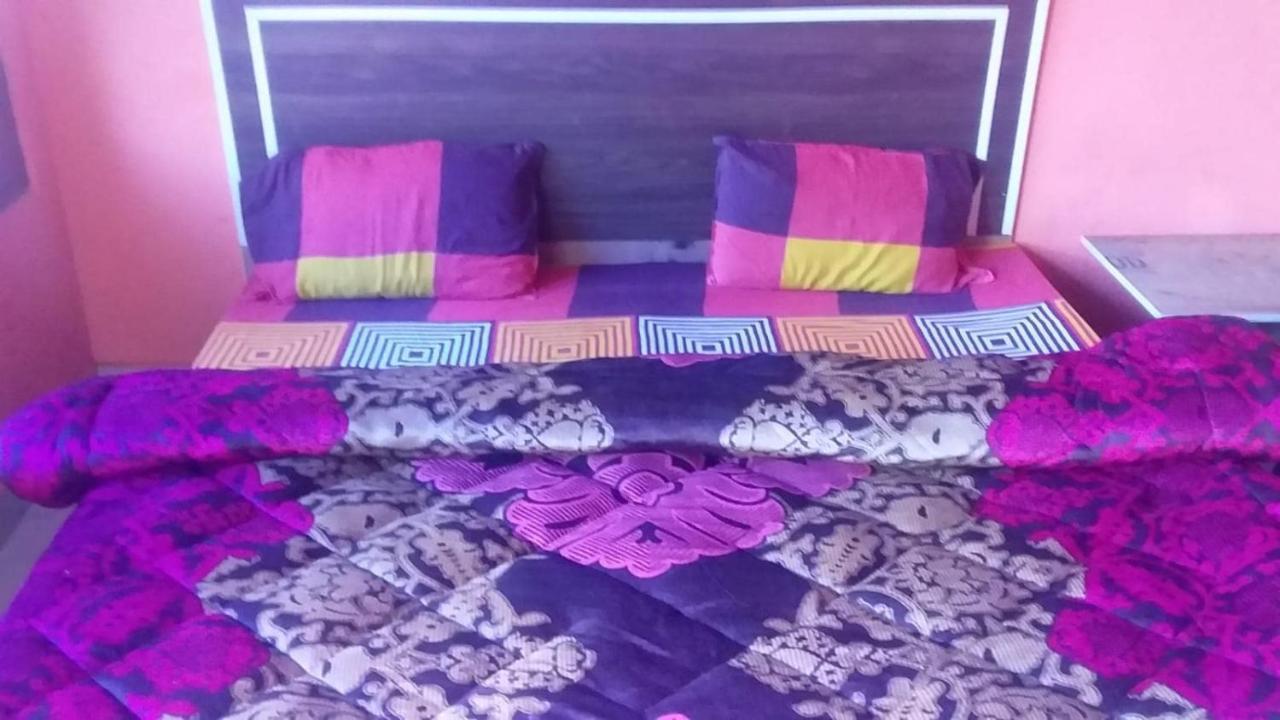 Spot On Sharma'S Kitchen & Home Stay Bajaura Exteriör bild