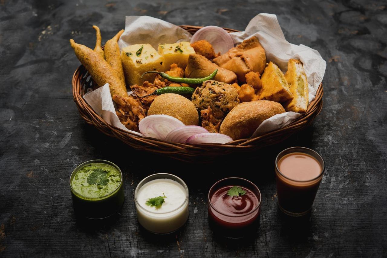 Spot On Sharma'S Kitchen & Home Stay Bajaura Exteriör bild
